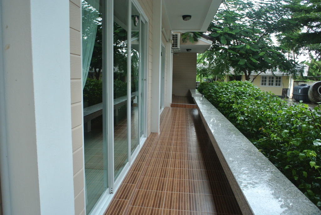 Baan Suan Resort Juree Punsuk Suphanburi Exteriör bild